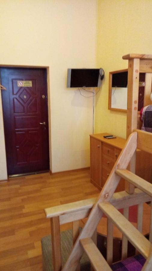 Vishnya Hostel ドニプロペトロウシク エクステリア 写真