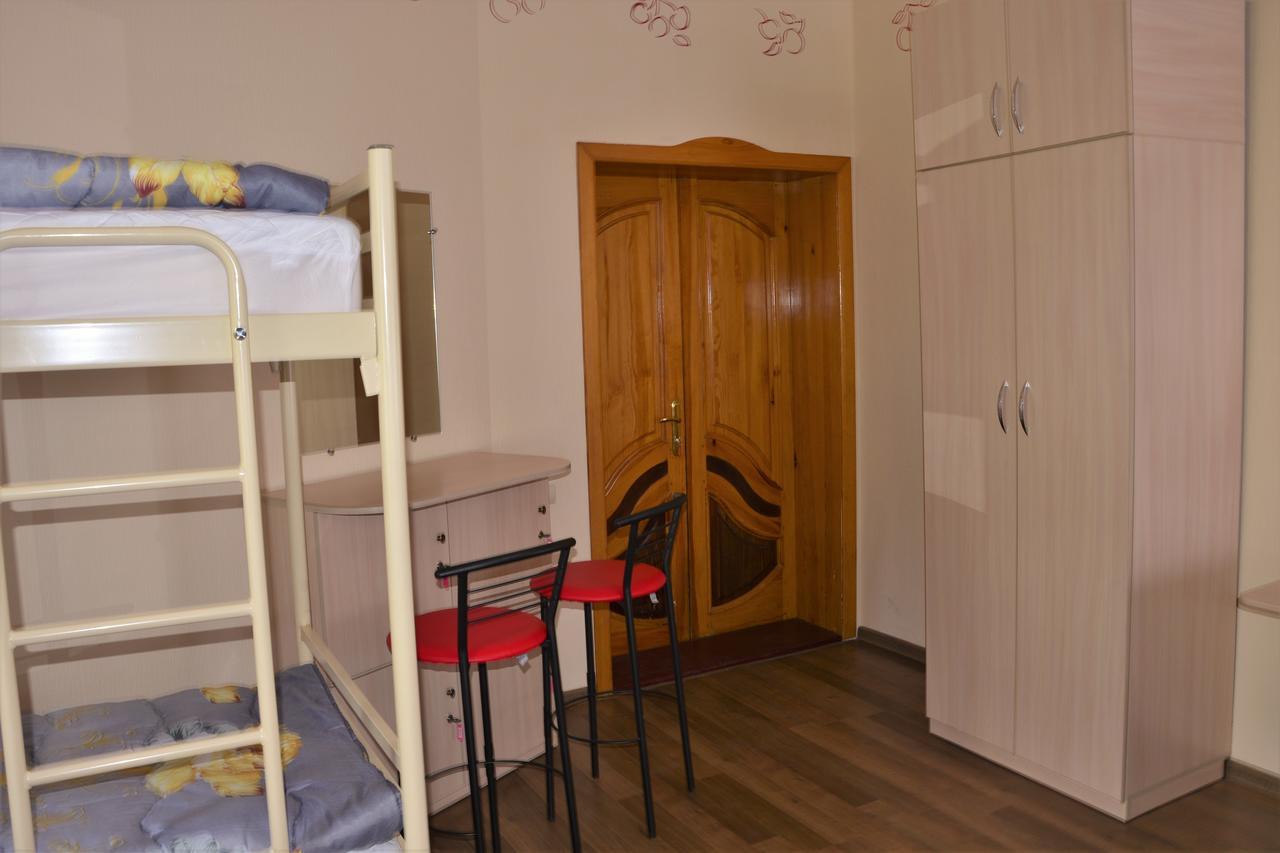 Vishnya Hostel ドニプロペトロウシク エクステリア 写真