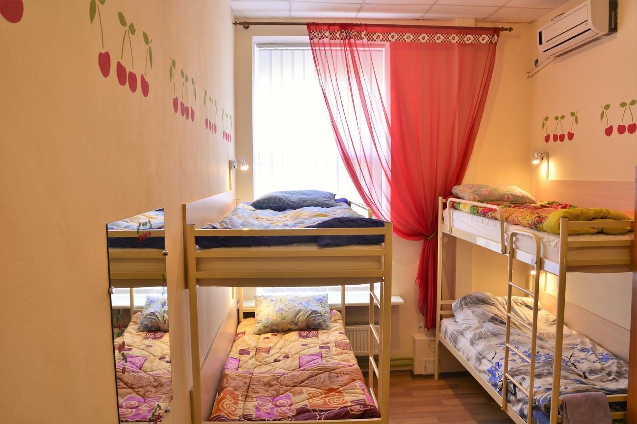 Vishnya Hostel ドニプロペトロウシク エクステリア 写真