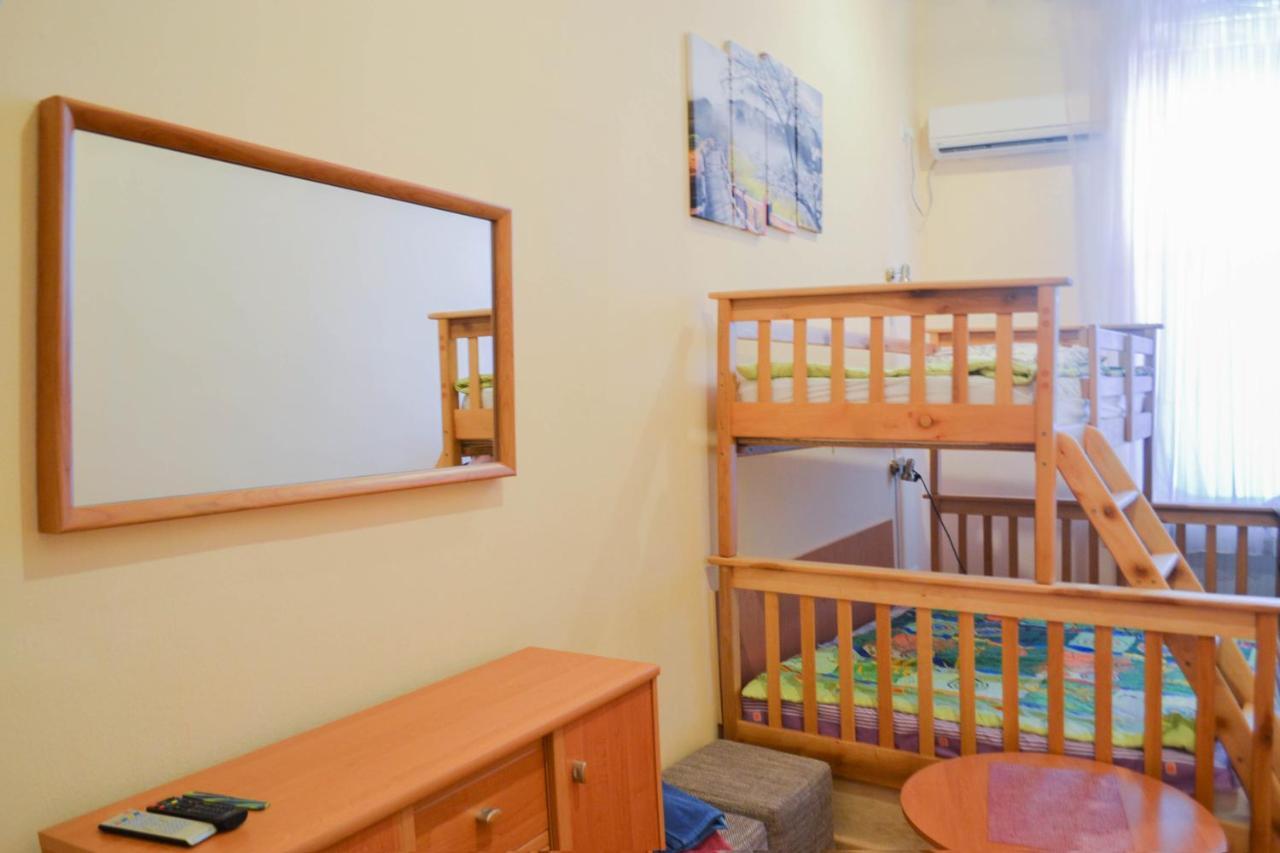 Vishnya Hostel ドニプロペトロウシク エクステリア 写真